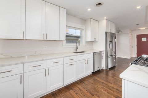 Tiny photo for 101 N Pine Street, Mount Prospect, IL 60056 (MLS # 12501414)