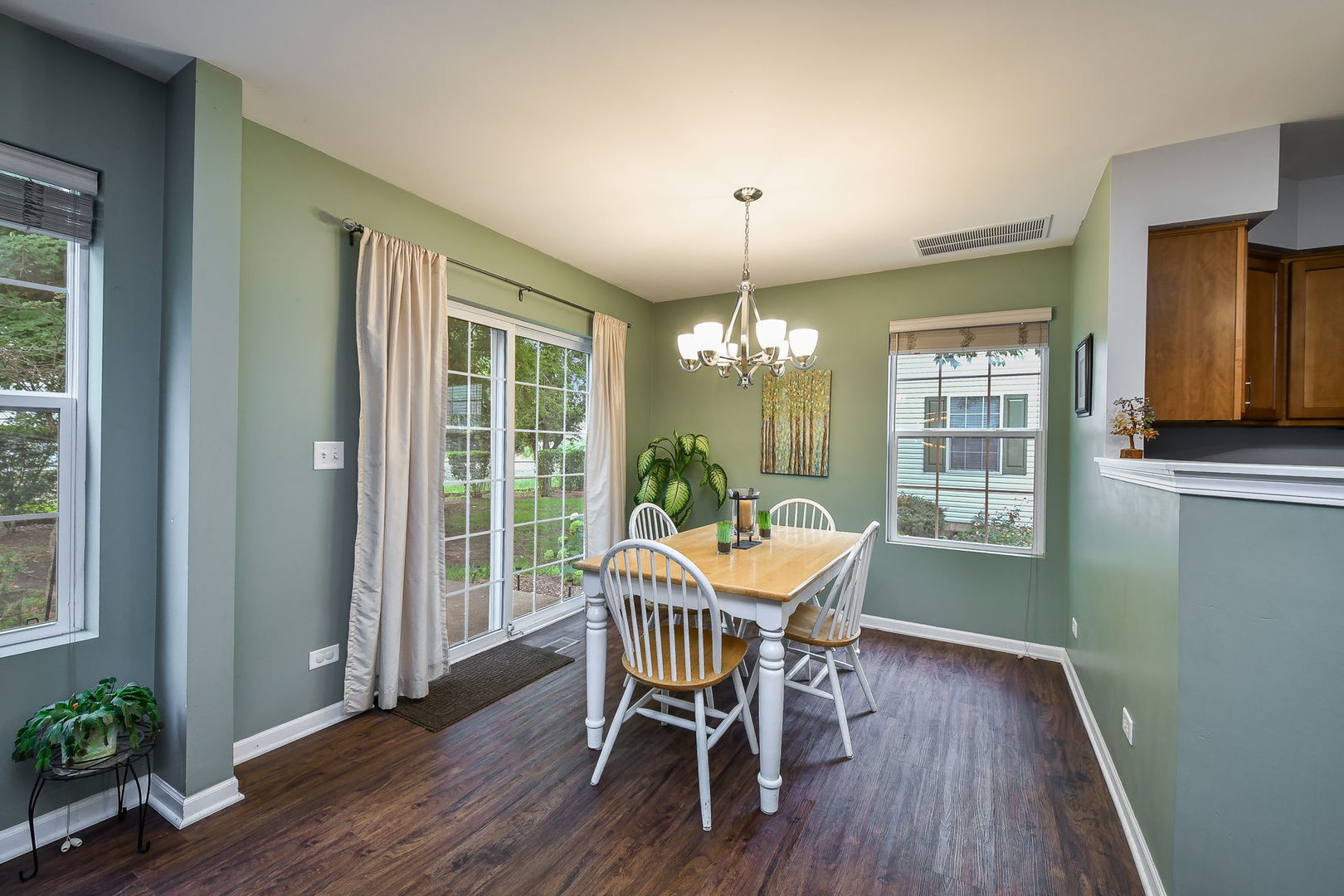 2405 Stoughton Circle