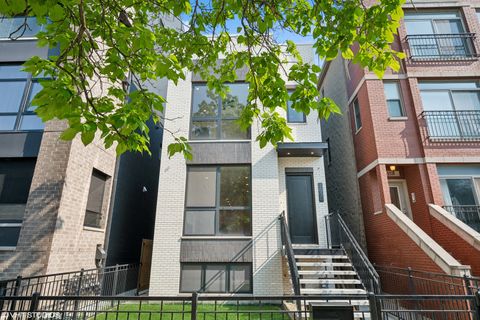 Photo of 1530 W Ohio Street, Chicago, IL 60642 (MLS # 12479788)