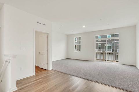 Tiny photo for 565 yosemite Way, Mundelein, IL 60060 (MLS # 12498135)