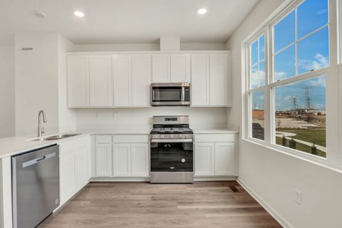 Tiny photo for 565 yosemite Way, Mundelein, IL 60060 (MLS # 12498135)