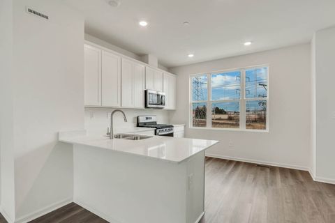 Tiny photo for 565 yosemite Way, Mundelein, IL 60060 (MLS # 12498135)