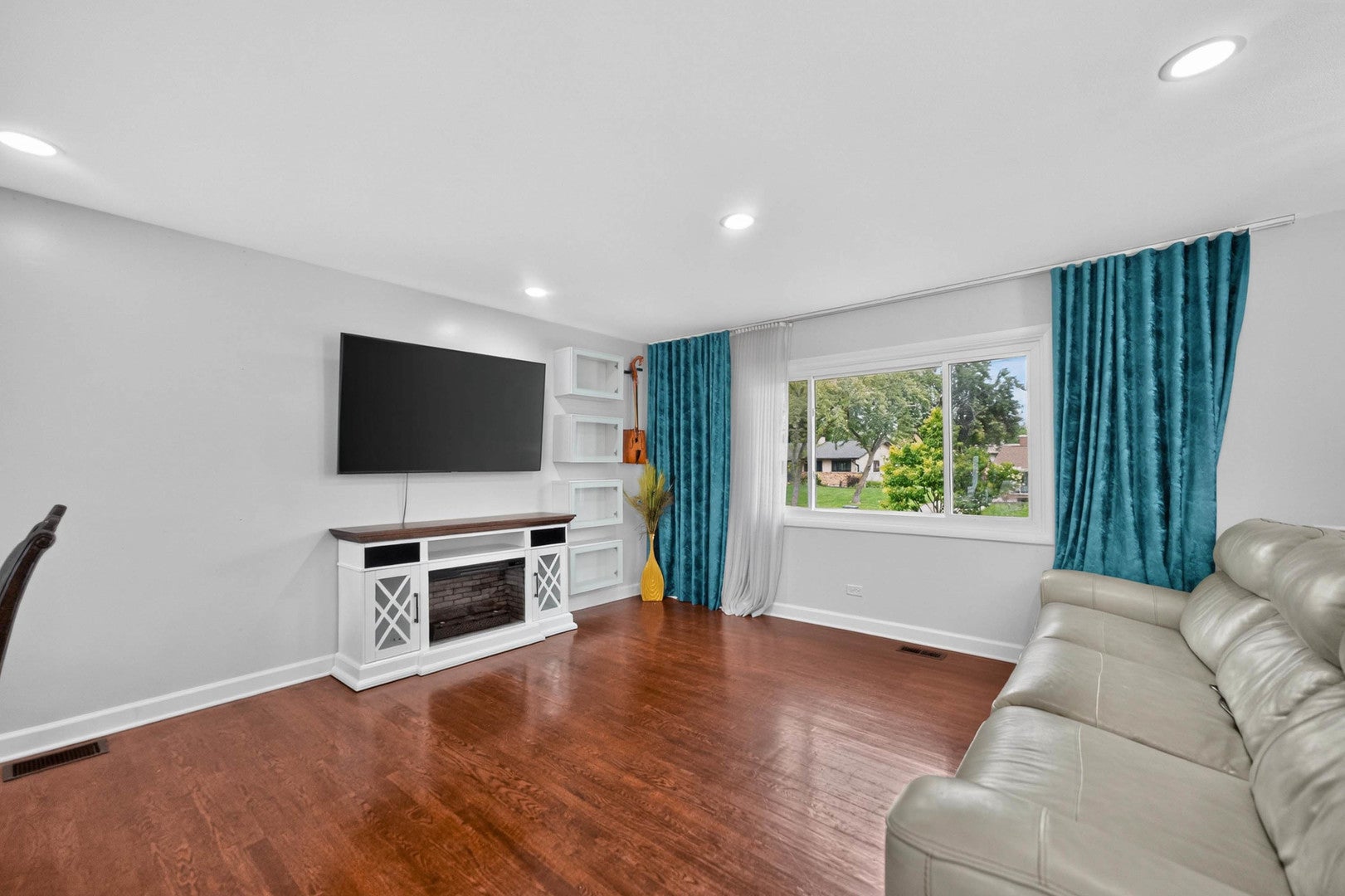 535 Edgemont Lane