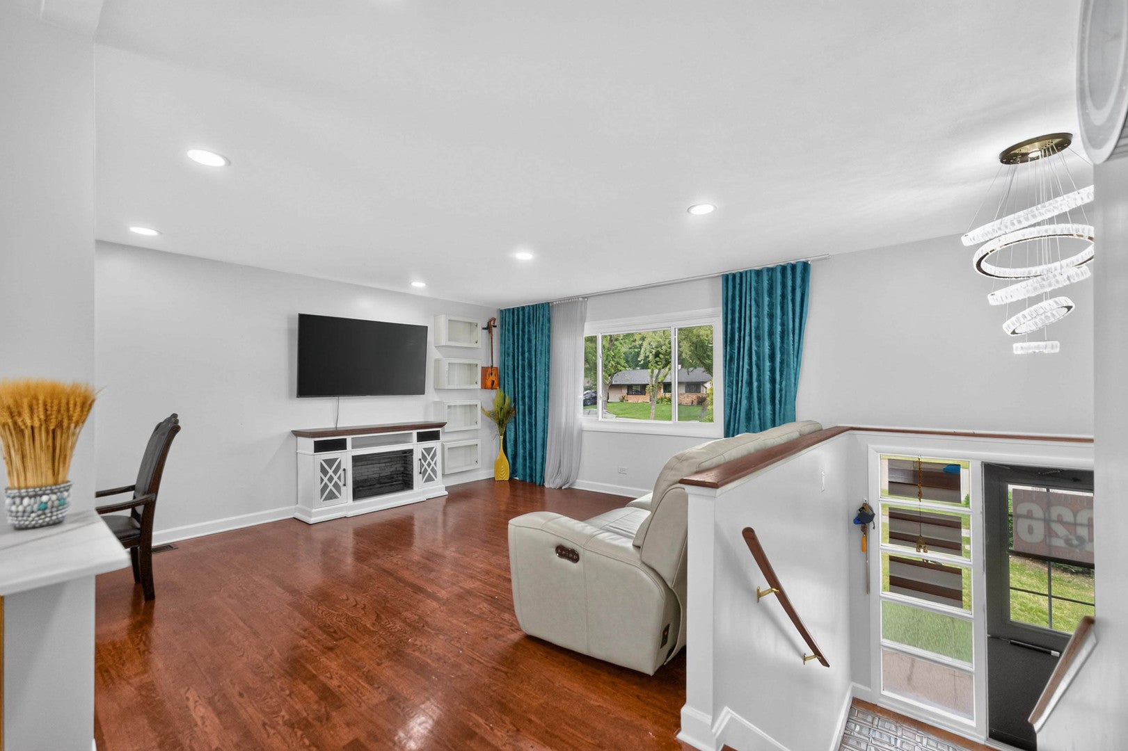 535 Edgemont Lane