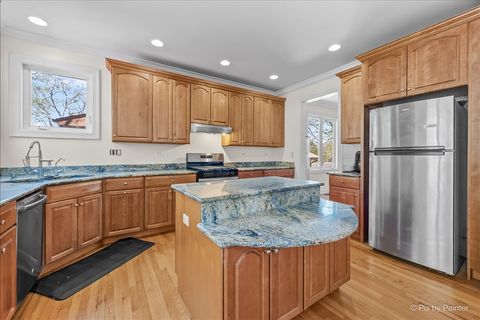 Tiny photo for 21428 W Crescent Drive, Mundelein, IL 60060 (MLS # 12629599)