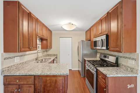 Tiny photo for 622 N Deer Run Drive #B11, Palatine, IL 60067 (MLS # 12664723)