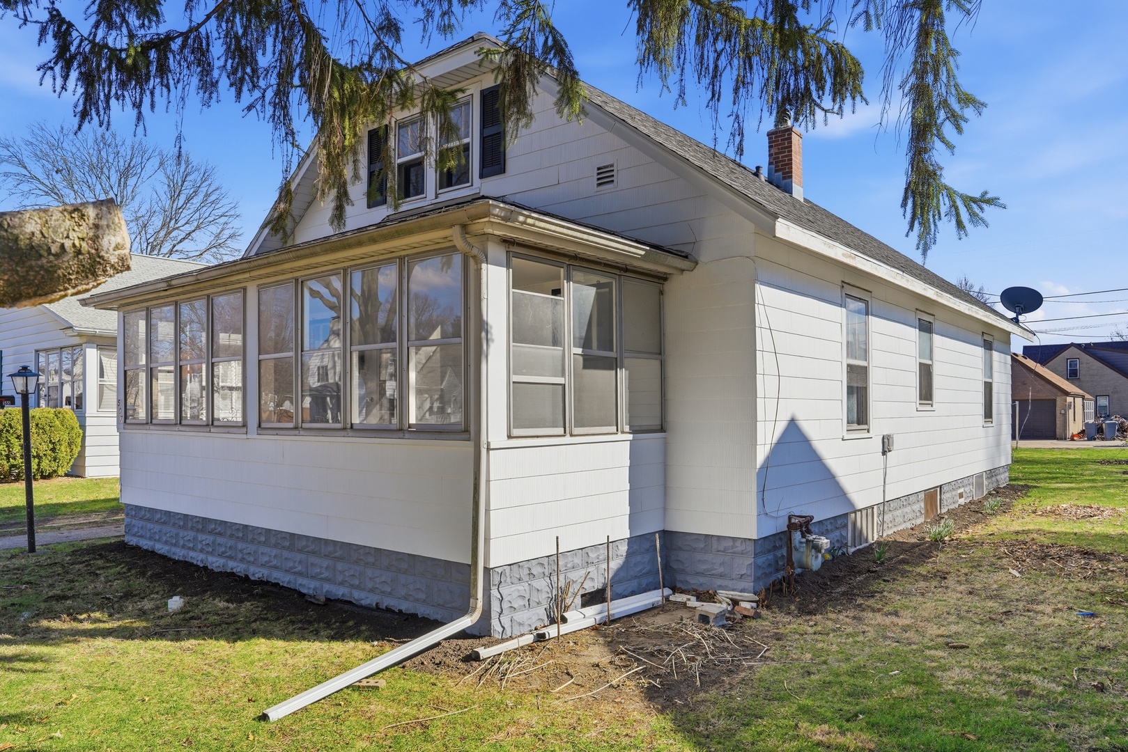 507 W 12th Street