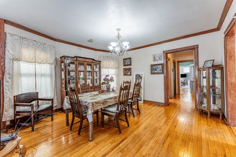 Tiny photo for 7533 N Ridge Boulevard, Chicago, IL 60645 (MLS # 12601487)