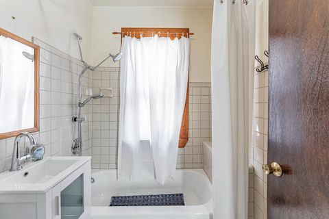 Tiny photo for 7533 N Ridge Boulevard, Chicago, IL 60645 (MLS # 12601487)