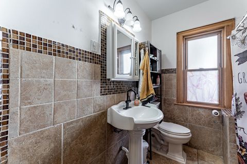 Tiny photo for 7533 N Ridge Boulevard, Chicago, IL 60645 (MLS # 12601487)