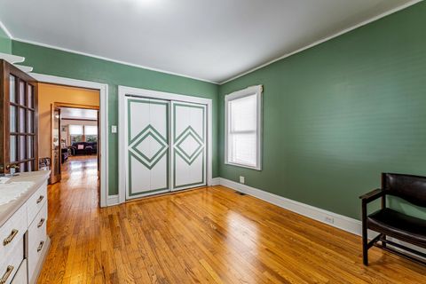 Tiny photo for 7533 N Ridge Boulevard, Chicago, IL 60645 (MLS # 12601487)