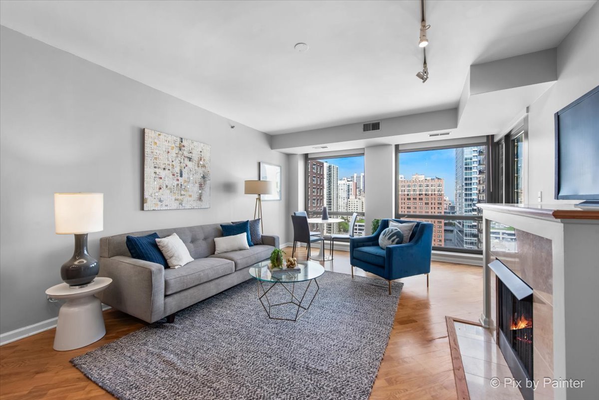 1212 N WELLS Street 1403