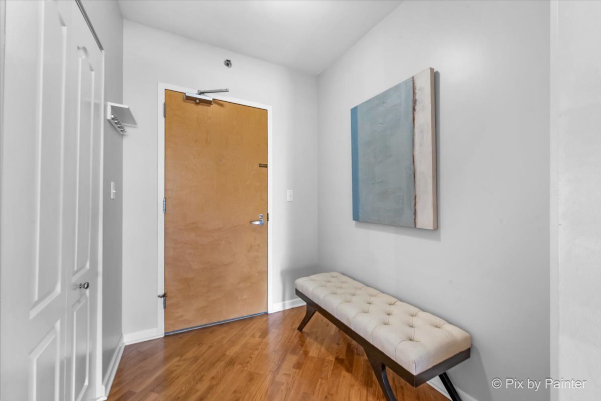 1212 N WELLS Street 1403
