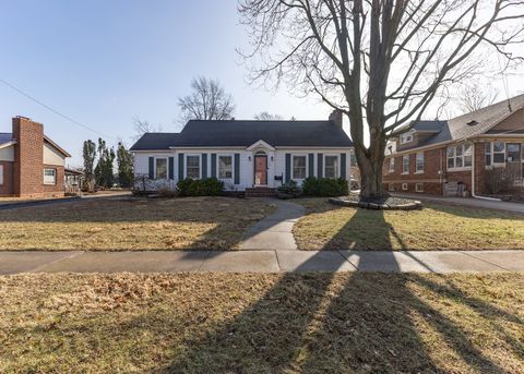 Photo of 1159 N Kellogg Street, Galesburg, IL 61401 (MLS # 12588612)