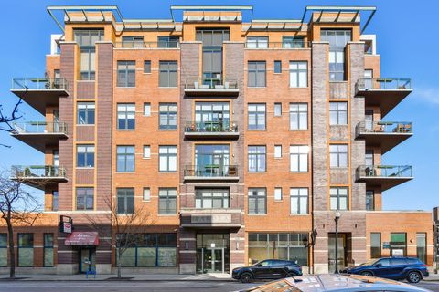 3631 N Halsted Street 213 Chicago IL 60613
