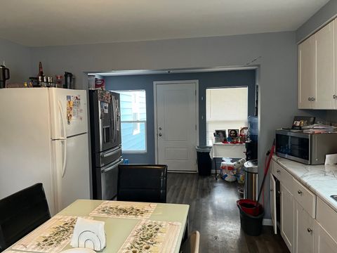 Tiny photo for 913 Superior Street, Aurora, IL 60505 (MLS # 12599288)