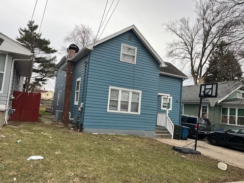 Tiny photo for 913 Superior Street, Aurora, IL 60505 (MLS # 12599288)