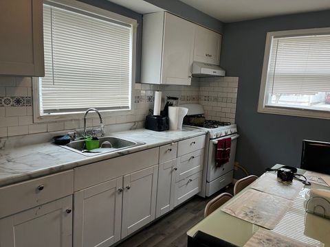 Tiny photo for 913 Superior Street, Aurora, IL 60505 (MLS # 12599288)