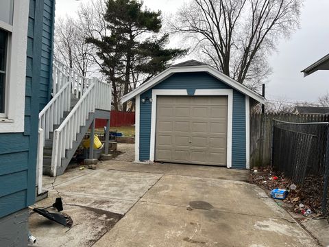 Tiny photo for 913 Superior Street, Aurora, IL 60505 (MLS # 12599288)