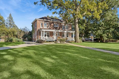 Tiny photo for 176 Riverside Road, Riverside, IL 60546 (MLS # 12493333)