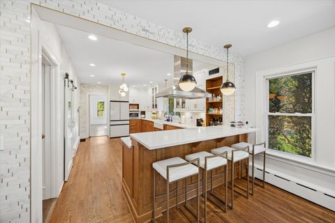 Tiny photo for 176 Riverside Road, Riverside, IL 60546 (MLS # 12493333)