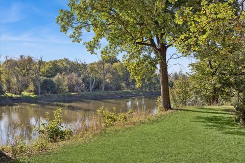 Tiny photo for 176 Riverside Road, Riverside, IL 60546 (MLS # 12493333)