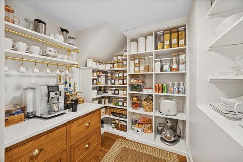 Tiny photo for 176 Riverside Road, Riverside, IL 60546 (MLS # 12493333)