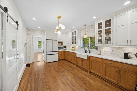 Tiny photo for 176 Riverside Road, Riverside, IL 60546 (MLS # 12493333)