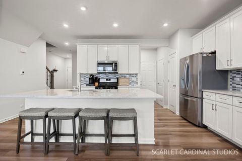 Tiny photo for 487 Watercress Drive, Aurora, IL 60504 (MLS # 12560708)