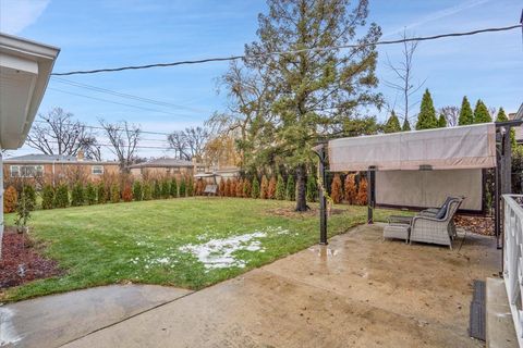 Tiny photo for 9317 Olcott Avenue, Morton Grove, IL 60053 (MLS # 12554258)