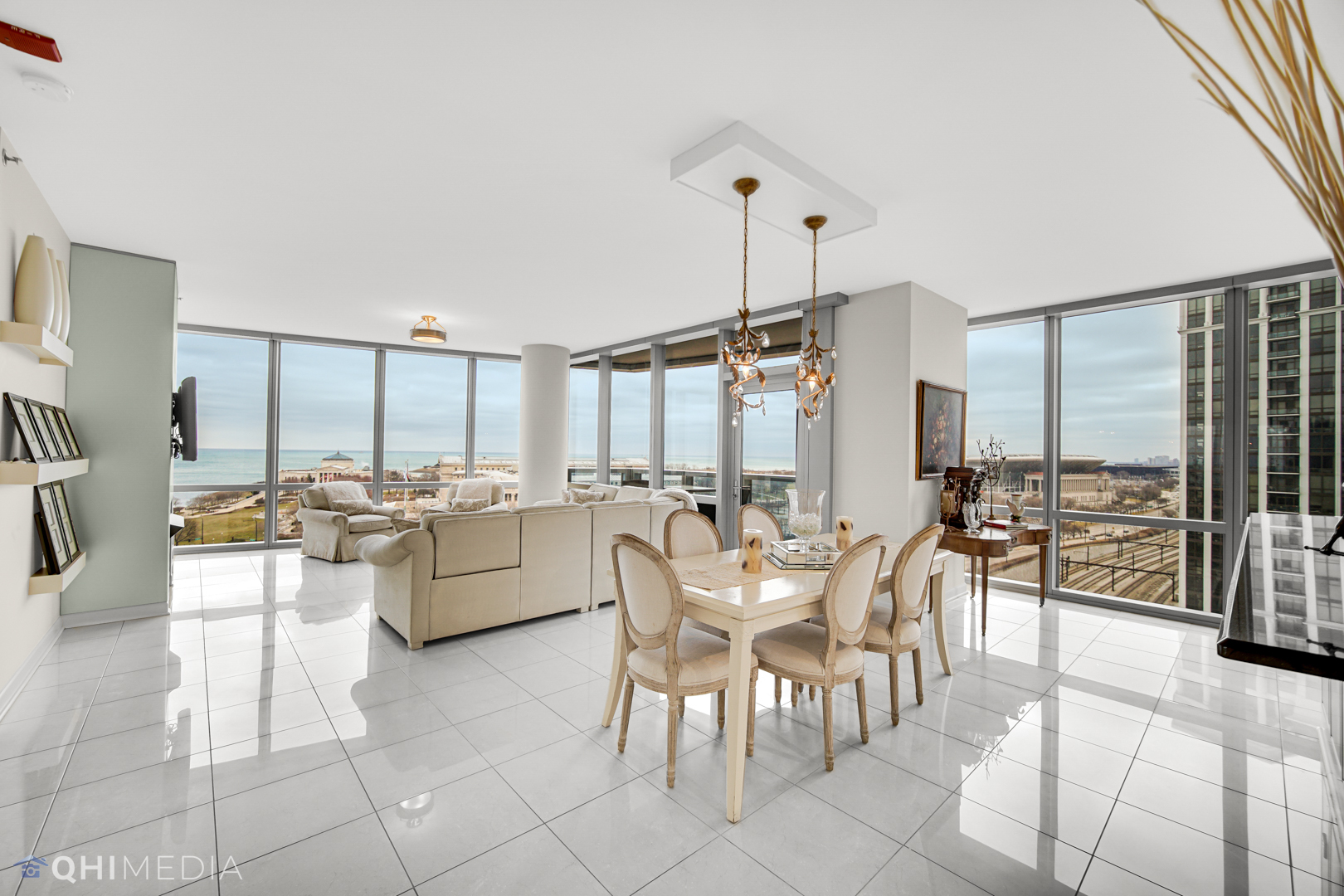 1211 S Prairie Avenue 1204