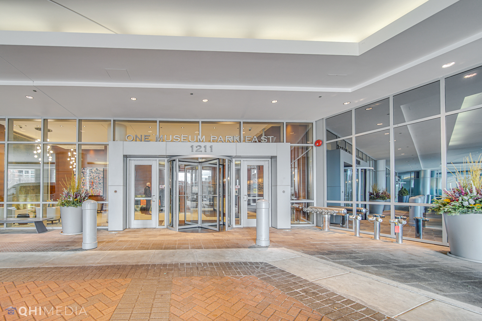 1211 S Prairie Avenue 1204