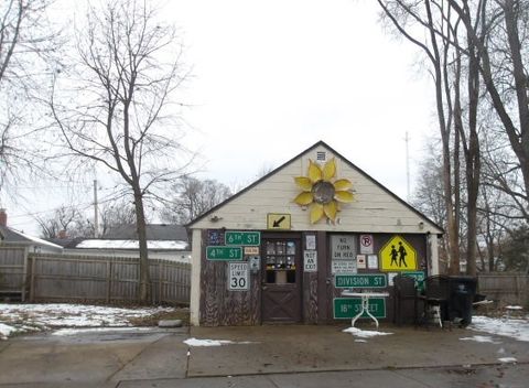 Tiny photo for 1001 N Western Avenue, Bloomington, IL 61701 (MLS # 12531622)