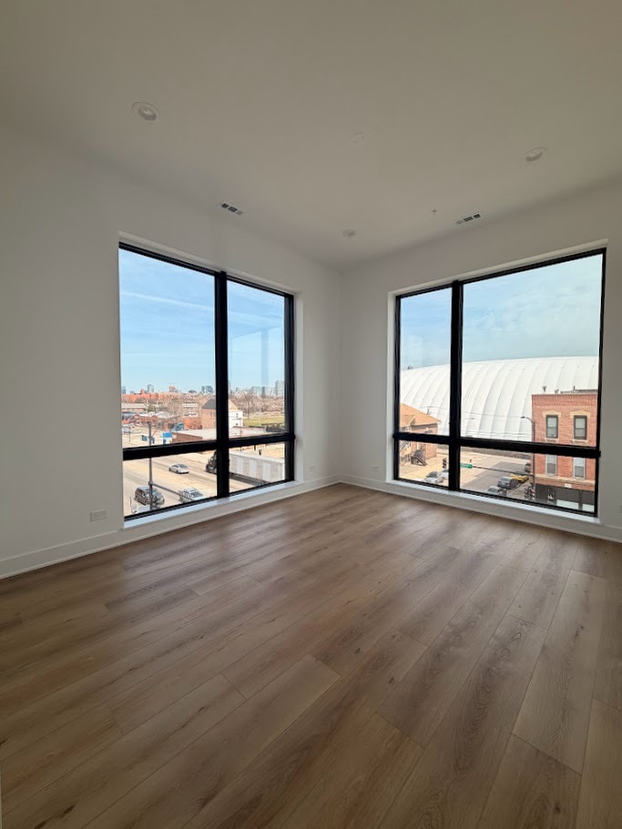 1320 S Ashland Avenue 201