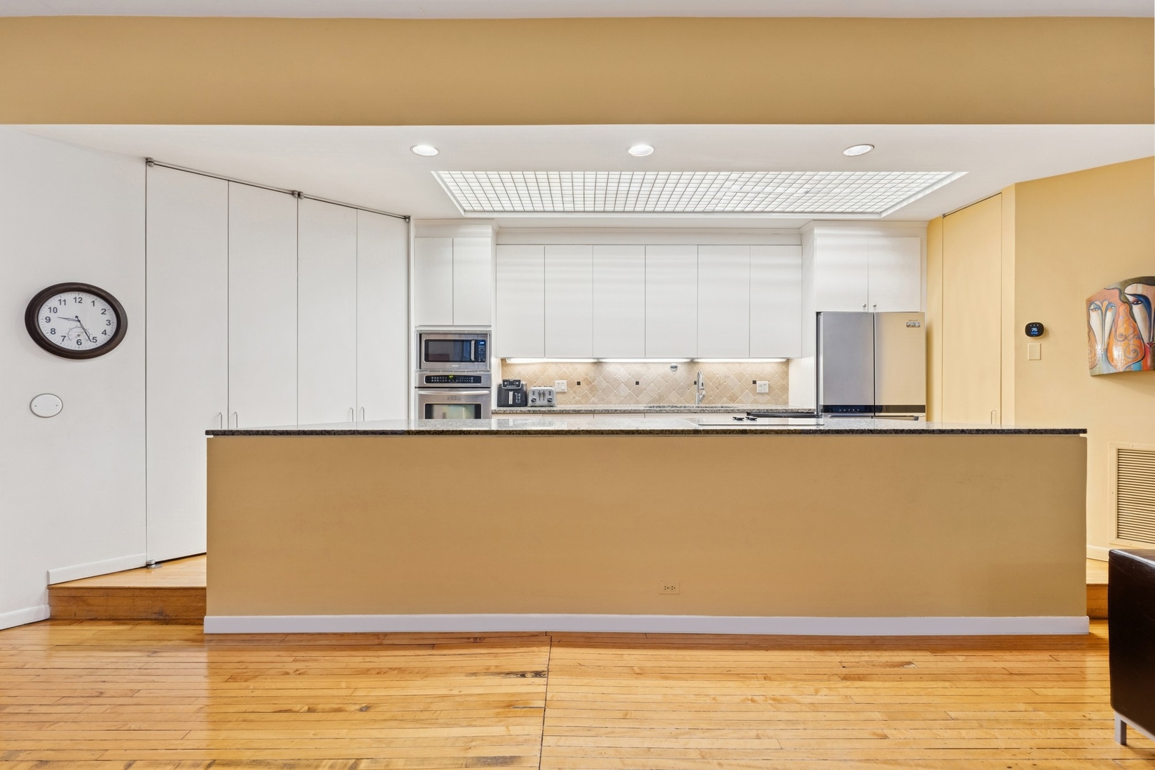 711 N MILWAUKEE Avenue 2