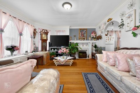 Tiny photo for 5250 W Drummond Place, Chicago, IL 60639 (MLS # 12535348)