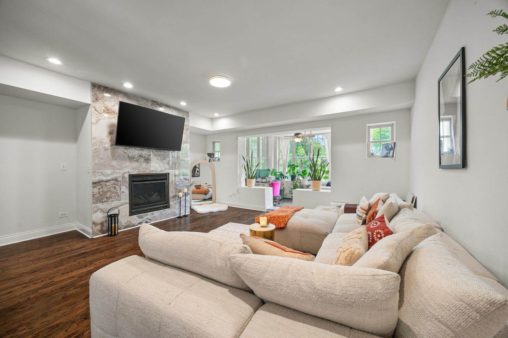 4326 S King Drive 2