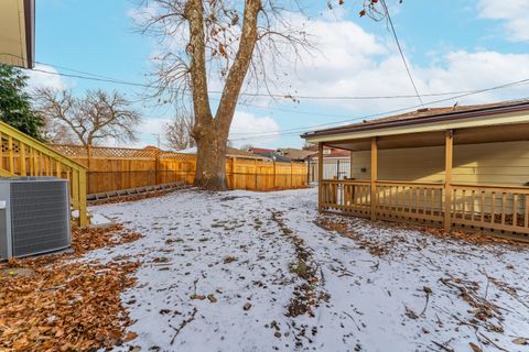 Tiny photo for 7715 S Oglesby Avenue, Chicago, IL 60649 (MLS # 12535107)