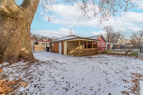 Tiny photo for 7715 S Oglesby Avenue, Chicago, IL 60649 (MLS # 12535107)