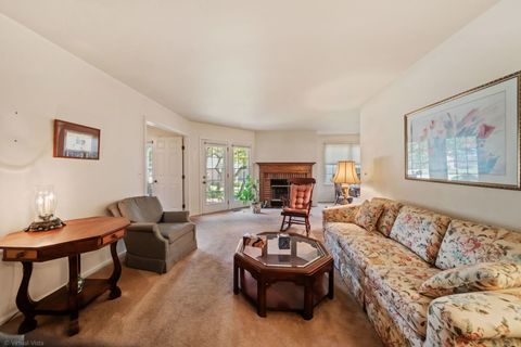 Tiny photo for 1311 Nutmeg Court #A, Mount Prospect, IL 60056 (MLS # 12468278)