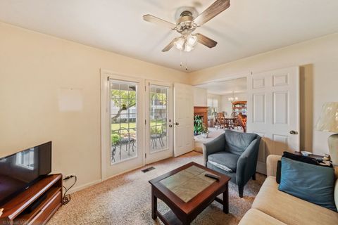 Tiny photo for 1311 Nutmeg Court #A, Mount Prospect, IL 60056 (MLS # 12468278)