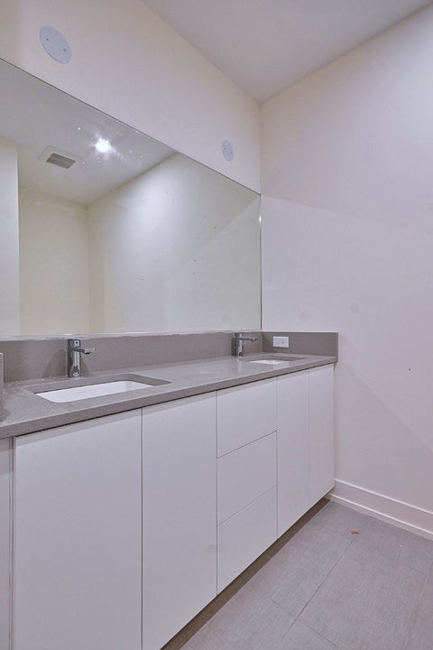 Tiny photo for 256 Addison Avenue N, Elmhurst, IL 60126 (MLS # 12796052)