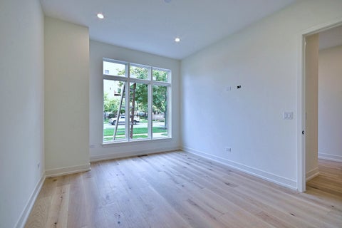 Tiny photo for 256 Addison Avenue N, Elmhurst, IL 60126 (MLS # 12796052)