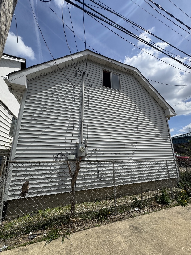 4952 S Laramie Avenue