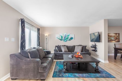 Tiny photo for 553 Stone Gate Circle, Schaumburg, IL 60193 (MLS # 12487979)