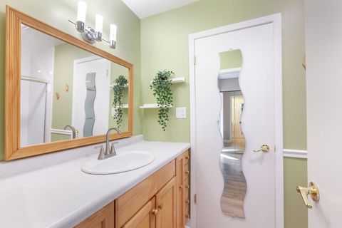 Tiny photo for 553 Stone Gate Circle, Schaumburg, IL 60193 (MLS # 12487979)