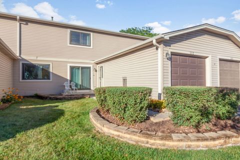 Photo of 553 Stone Gate Circle, Schaumburg, IL 60193 (MLS # 12487979)