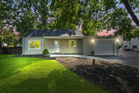 Photo of 817 194th Street, Chicago Heights, IL 60411 (MLS # 12487616)