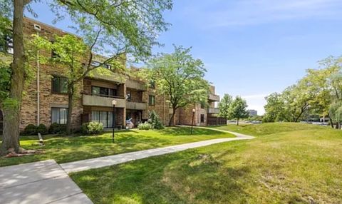 Photo of 1912 Prairie Square #309A, Schaumburg, IL 60173 (MLS # 12580684)