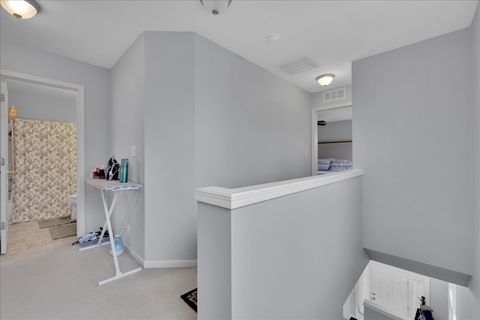 Tiny photo for 404 Belvedere Lane, Aurora, IL 60502 (MLS # 12611812)